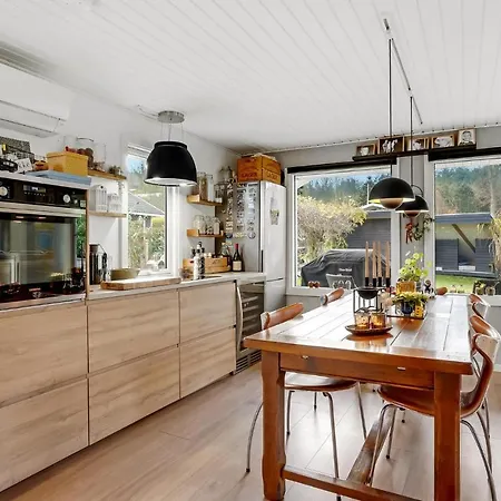 Beautiful In Brkop With 1 Bedrooms And Wifi 別荘 ボルコップ
